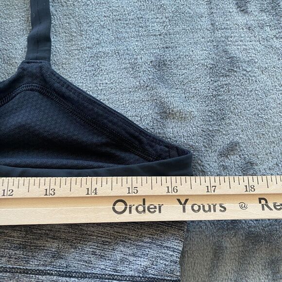 Lululemon Light Up Tank Womens 8 Heathered Black Grey Elastic Waist Back Pocket - Picture 3 of 7